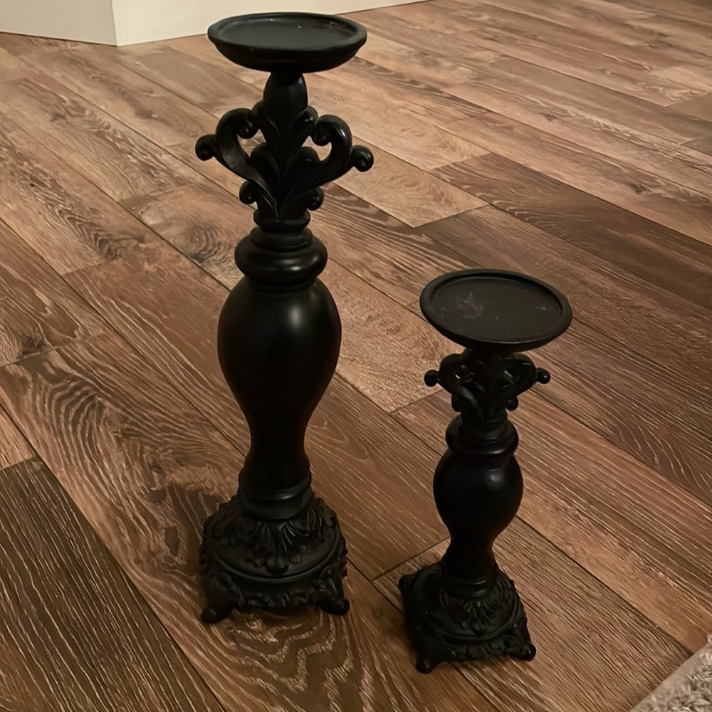 Black candlesticks